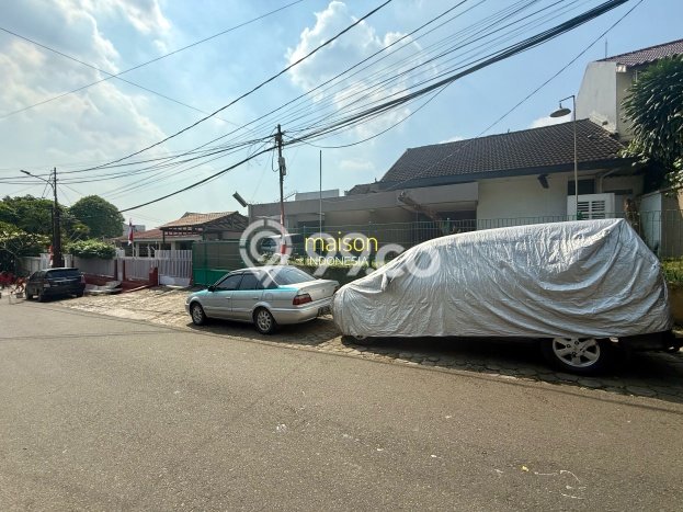 Hunian Elit LB 400m2 Siap Huni Desain Elegan di Duren Tiga, Jakarta Selatan Hunian Elit LB 400m2 Siap Huni Desain Elegan di Duren Tiga, Jakarta Selatan
