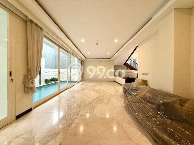 Jual Rumah Luas Elegan Dengan View Eksklusif di Pondok Indah, Jakarta Selatan Jual Rumah Luas Elegan Dengan View Eksklusif di Pondok Indah, Jakarta Selatan
