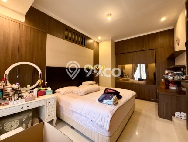 Jual Rumah Luas Elegan Dengan View Eksklusif di Pejaten, Jakarta Selatan Jual Rumah Luas Elegan Dengan View Eksklusif di Pejaten, Jakarta Selatan