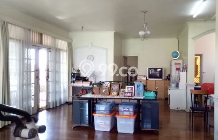 Rumah Elit LB 237m2 Siap Pakai Desain Elegan di Bintaro, Tangerang Selatan Rumah Elit LB 237m2 Siap Pakai Desain Elegan di Bintaro, Tangerang Selatan
