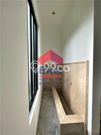 Ready to Use! Luxury House LT 230m2 Desain Elegan di Bintaro Ready to Use! Luxury House LT 230m2 Desain Elegan di Bintaro