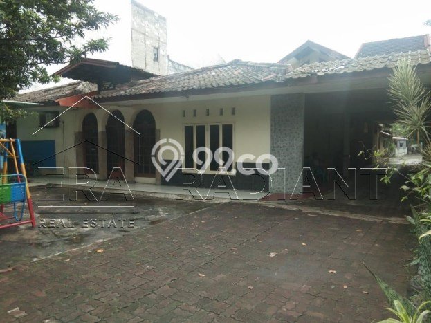 Rumah Eksklusif Siap Huni LT 2124m2 di Kebon Jeruk, Jakarta Barat Rumah Eksklusif Siap Huni LT 2124m2 di Kebon Jeruk, Jakarta Barat