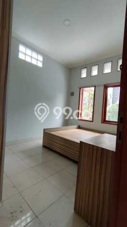Rumah Strategis Modern Lb 145m2 di Ciputat, Tangerang Selatan Rumah Strategis Modern Lb 145m2 di Ciputat, Tangerang Selatan