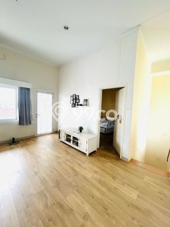 Hunian Elit LB 99m2 Siap Pakai Desain Elegan di Cirendeu, Jakarta Selatan Hunian Elit LB 99m2 Siap Pakai Desain Elegan di Cirendeu, Jakarta Selatan