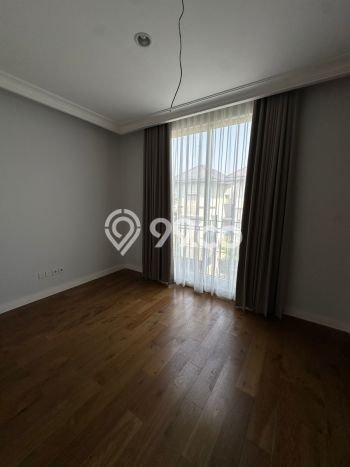 Lokasi terbaik! Rumah siap pakai dikontrakkan di Cilandak LB 378m2 Lokasi terbaik! Rumah siap pakai dikontrakkan di Cilandak LB 378m2