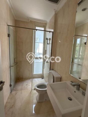 Lokasi terbaik! Rumah siap pakai dikontrakkan di Cilandak LB 378m2 Lokasi terbaik! Rumah siap pakai dikontrakkan di Cilandak LB 378m2