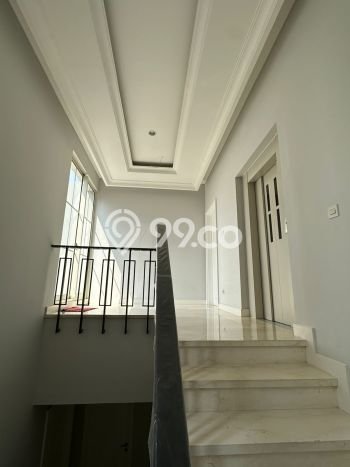Lokasi terbaik! Rumah siap pakai dikontrakkan di Cilandak LB 378m2 Lokasi terbaik! Rumah siap pakai dikontrakkan di Cilandak LB 378m2
