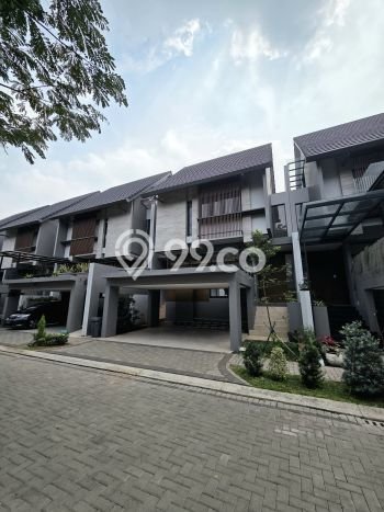 Rumah Elit Modern Tanpa Renovasi di BSD City Tangerang Rumah Elit Modern Tanpa Renovasi di BSD City Tangerang