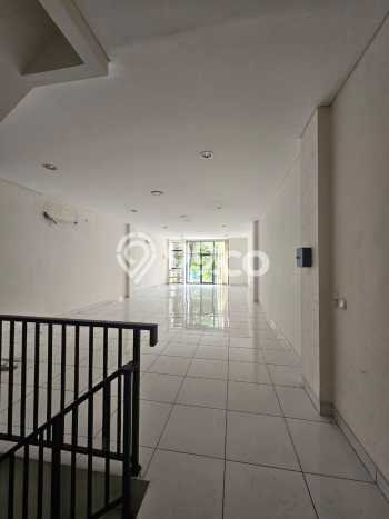 Ruko Dijual Lokasi Emas di Karawaci Luas 280m2 Ruko Dijual Lokasi Emas di Karawaci Luas 280m2