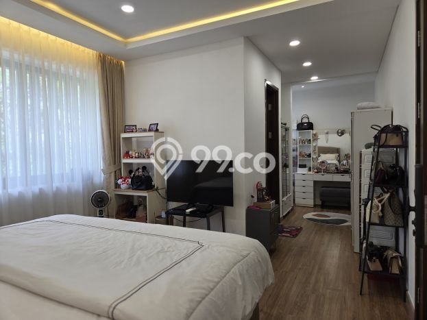 Rumah Elit Modern Tanpa Renovasi di BSD City Tangerang Rumah Elit Modern Tanpa Renovasi di BSD City Tangerang