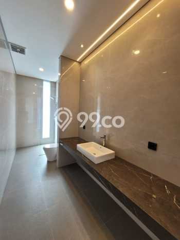 Ready to Use! Luxury House LT 259m2 Desain Modern di Setra Duta Ready to Use! Luxury House LT 259m2 Desain Modern di Setra Duta