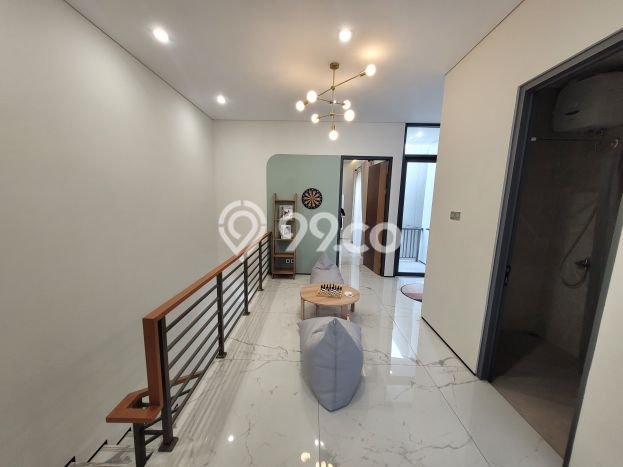 Rumah Elit Modern Tanpa Renovasi di Setra Duta Bandung Rumah Elit Modern Tanpa Renovasi di Setra Duta Bandung
