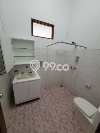Rumah Asri , Lingkungan Tenang - LT 450m2m² Rumah Asri , Lingkungan Tenang - LT 450m2m²