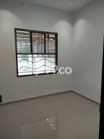 Rumah Luas Asri 3 KT Siap Huni di Taman Holis Indah Bandung Rumah Luas Asri 3 KT Siap Huni di Taman Holis Indah Bandung