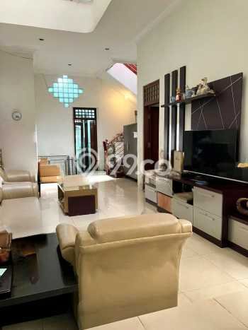 Ready to Use! Premium House LT 282m2 Desain Elegan di Pajajaran Ready to Use! Premium House LT 282m2 Desain Elegan di Pajajaran