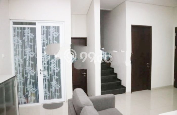SIAP HUNI! Rumah Asri di , Luas 113m2m² Bangunan 145m2m² SIAP HUNI! Rumah Asri di , Luas 113m2m² Bangunan 145m2m²