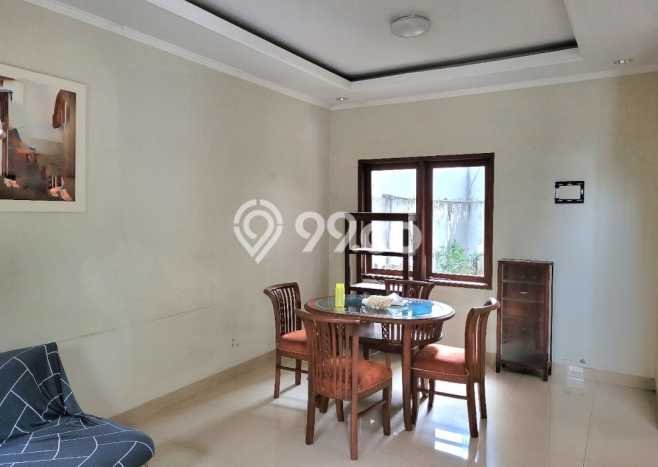Disewakan! Rumah 3 Kamar Tidur &
3 Kamar Mandi di Setra Duta, Bandung Disewakan! Rumah 3 Kamar Tidur &
3 Kamar Mandi di Setra Duta, Bandung