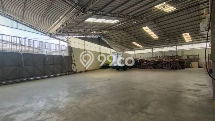 Gudang Disewa di Bandung dengan LB 3000m2 Area Komersial Ramai Gudang Disewa di Bandung dengan LB 3000m2 Area Komersial Ramai