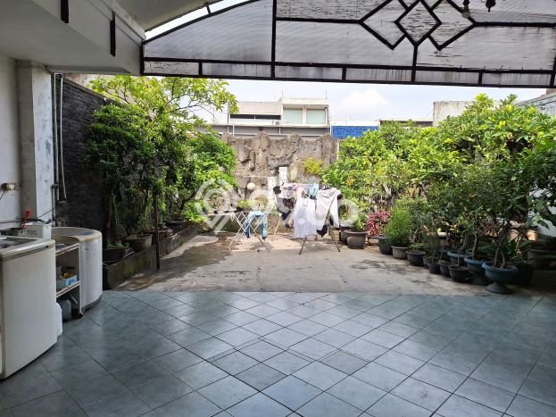 For Sale! Luxury House LT 475m2 Desain Modern di Gatot Subroto For Sale! Luxury House LT 475m2 Desain Modern di Gatot Subroto
