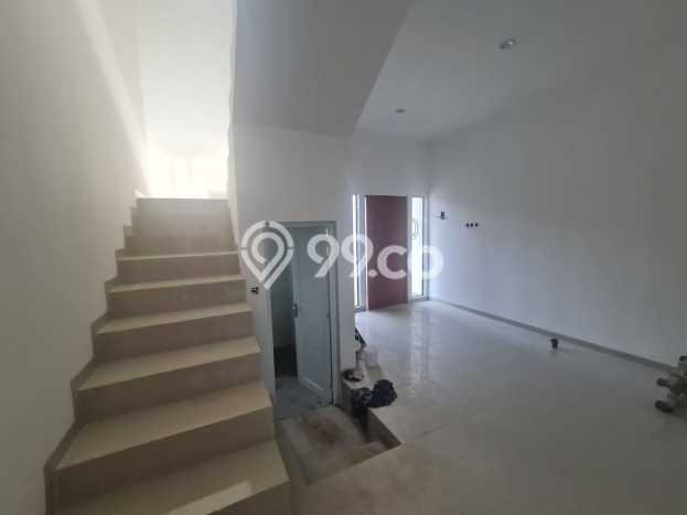 DIJUAL CEPAT! Rumah Nyaman area Taman Kopo Indah, Bandung, Luas 80m² Bangunan 130m² Bisa Nego! DIJUAL CEPAT! Rumah Nyaman area Taman Kopo Indah, Bandung, Luas 80m² Bangunan 130m² Bisa Nego!