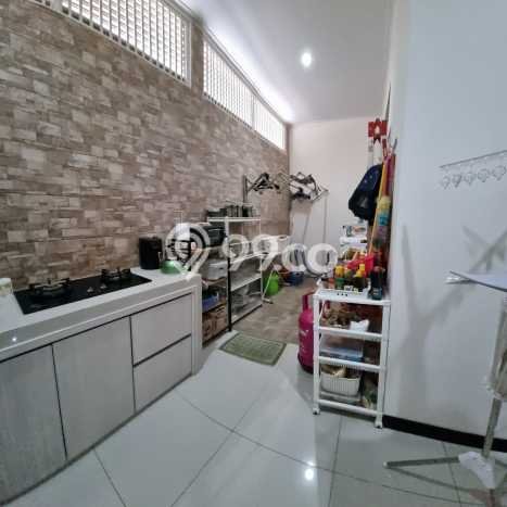 Rumah 2 KT 2 KM LT 114m², Luas Bangunan 114m² di Taman Kopo Indah, Bandung Rumah 2 KT 2 KM LT 114m², Luas Bangunan 114m² di Taman Kopo Indah, Bandung