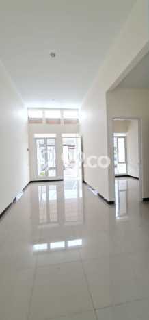 For Sale Hunian Rumah Terawat 2 KT di Taman Kopo Indah, Bandung For Sale Hunian Rumah Terawat 2 KT di Taman Kopo Indah, Bandung