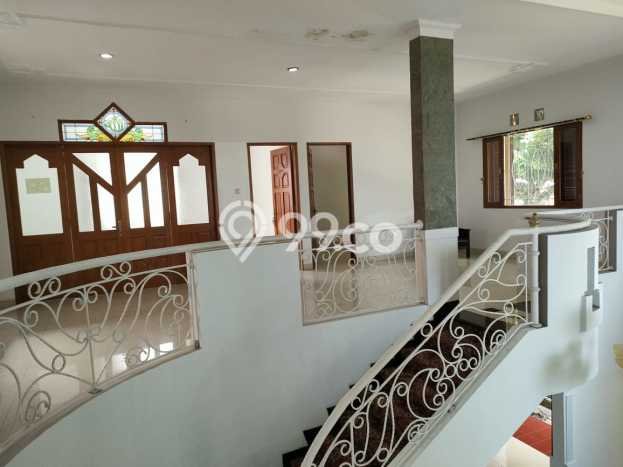 Hunian Mewah LB 450m2 Siap Pakai Desain Elegan di Geger Kalong, Bandung Hunian Mewah LB 450m2 Siap Pakai Desain Elegan di Geger Kalong, Bandung