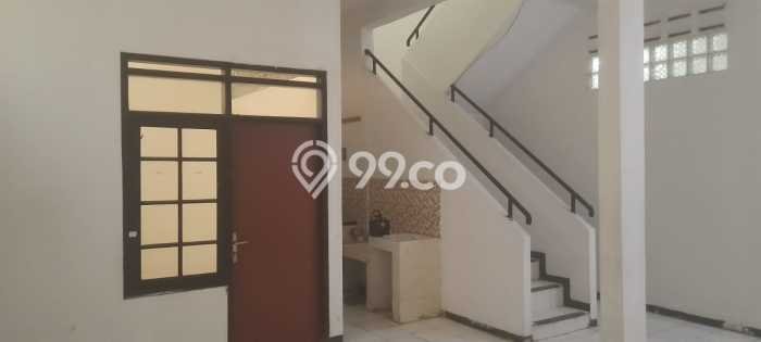 Ruko Dijual di Prime Area Bandung Luas 340m2 Ruko Dijual di Prime Area Bandung Luas 340m2