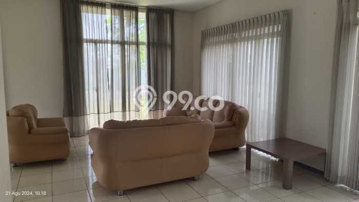Disewakan Rumah Murah di Kota Baru Parahyangan Bandung dengan 4 Kamar Tidur Disewakan Rumah Murah di Kota Baru Parahyangan Bandung dengan 4 Kamar Tidur