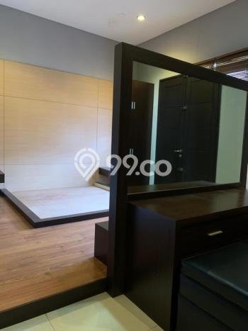 Ready to Use! Luxury House LT 200m2 Desain Modern di Singgasana Ready to Use! Luxury House LT 200m2 Desain Modern di Singgasana