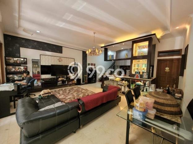 Rumah Eksklusif Siap Huni LT 225m2 di Batununggal, Bandung Rumah Eksklusif Siap Huni LT 225m2 di Batununggal, Bandung