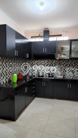 Siap Huni Hunian Elit 5 Kamar di Regol Dekat ke Mana Pun Siap Huni Hunian Elit 5 Kamar di Regol Dekat ke Mana Pun