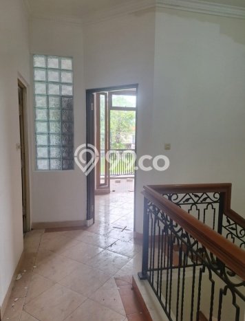 Rumah Modern 5 KT di Taman Surya Jakarta Barat Unfurnished Rumah Modern 5 KT di Taman Surya Jakarta Barat Unfurnished