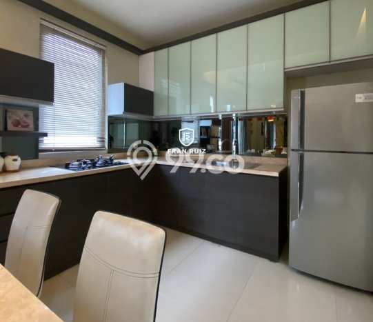 Jual Rumah Mewah Elegan Dengan View Cantik di Green Mansion, Jakarta Barat Jual Rumah Mewah Elegan Dengan View Cantik di Green Mansion, Jakarta Barat