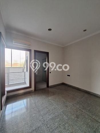 Rumah Elit LB 550m2 Siap Huni Desain Elegan di Permata Buana, Jakarta Barat Rumah Elit LB 550m2 Siap Huni Desain Elegan di Permata Buana, Jakarta Barat