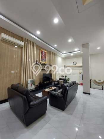 Rumah Mewah LB 350m2 Siap Huni Desain Elegan di Jelambar, Jakarta Barat Rumah Mewah LB 350m2 Siap Huni Desain Elegan di Jelambar, Jakarta Barat