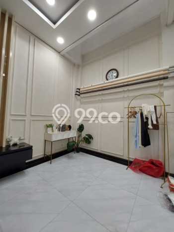 Rumah Mewah LB 350m2 Siap Huni Desain Elegan di Jelambar, Jakarta Barat Rumah Mewah LB 350m2 Siap Huni Desain Elegan di Jelambar, Jakarta Barat