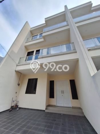 Dijual Rumah Luas Megah Dengan View Eksklusif di Taman Ratu, Jakarta Barat Dijual Rumah Luas Megah Dengan View Eksklusif di Taman Ratu, Jakarta Barat