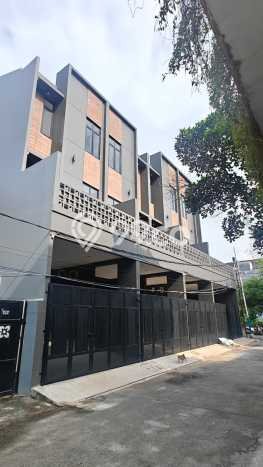 For Sale! Luxury House LT 75m2 Desain Elegan di Duri Kepa For Sale! Luxury House LT 75m2 Desain Elegan di Duri Kepa