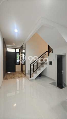 For Sale! Luxury House LT 75m2 Desain Elegan di Duri Kepa For Sale! Luxury House LT 75m2 Desain Elegan di Duri Kepa