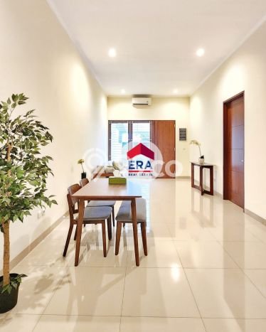 Hunian Elit LB 200m2 Siap Huni Desain Elegan di Pondok Indah, Jakarta Selatan Hunian Elit LB 200m2 Siap Huni Desain Elegan di Pondok Indah, Jakarta Selatan