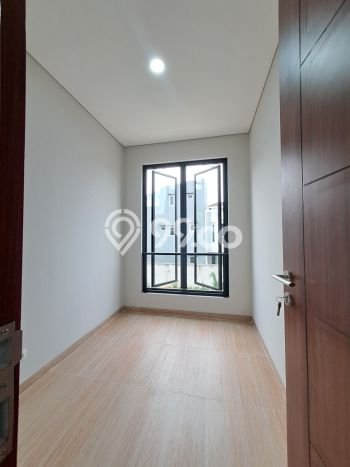For Sale Hunian Rumah Terawat 2 Kamar di Pondok Labu, Jakarta Selatan For Sale Hunian Rumah Terawat 2 Kamar di Pondok Labu, Jakarta Selatan