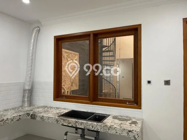 Rumah Luxury Modern Tanpa Renovasi di Citraland Surabaya Rumah Luxury Modern Tanpa Renovasi di Citraland Surabaya
