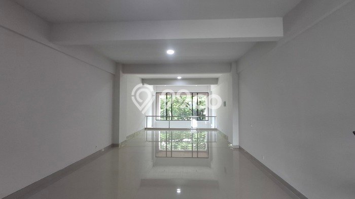Ruko Dijual di Prime Area Surabaya Luas 425m2 Ruko Dijual di Prime Area Surabaya Luas 425m2