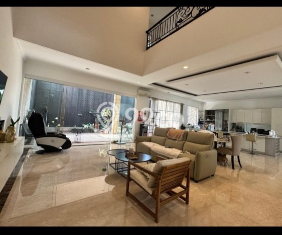 Rumah Elit LB 600m2 Siap Pakai Desain Elegan di Gading Serpong, Tangerang Rumah Elit LB 600m2 Siap Pakai Desain Elegan di Gading Serpong, Tangerang