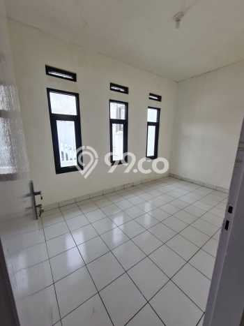 Rumah Minimalis 2 KT LT 145m2 di Taman Kopo Indah Rumah Minimalis 2 KT LT 145m2 di Taman Kopo Indah