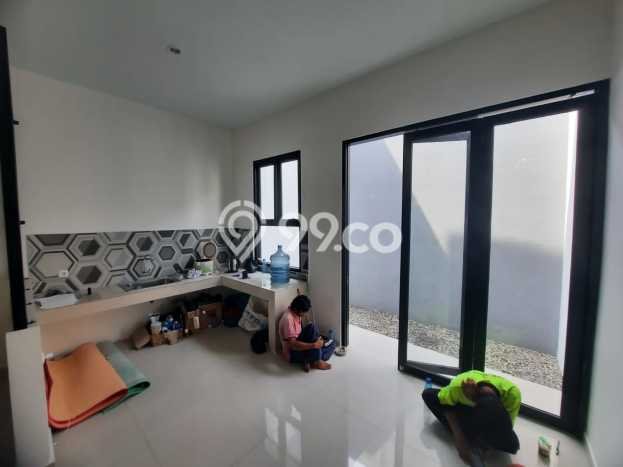 Rumah Luas Asri 3 KT Siap Huni di Taman Kopo Indah Bandung Rumah Luas Asri 3 KT Siap Huni di Taman Kopo Indah Bandung