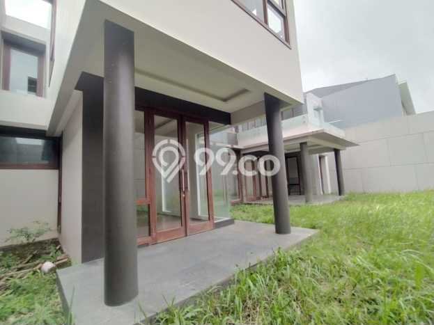 Ready to Use! Luxury House LT 700m2 Desain Elegan di Setra Duta Ready to Use! Luxury House LT 700m2 Desain Elegan di Setra Duta
