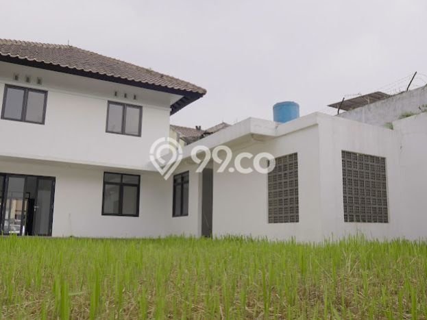 Rumah Mewah LB 186m2 Siap Pakai Desain Elegan di Kota Baru Parahyangan, Bandung Rumah Mewah LB 186m2 Siap Pakai Desain Elegan di Kota Baru Parahyangan, Bandung