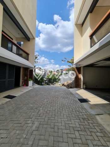 Rumah Modern 2 Kamar LT 91m2 di Setra Duta Rumah Modern 2 Kamar LT 91m2 di Setra Duta